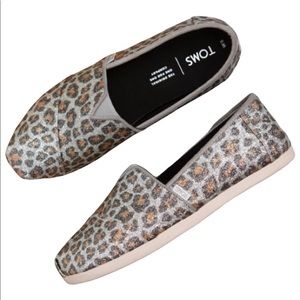 TOMS Silver Glitter Leopard Print Classics
